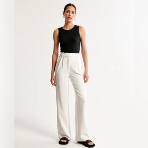 🤍 NWT Daisy Grace viral white wide leg trouser 🤍